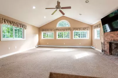 289 Morgan St, South Hadley, MA 01075 - Photo 12