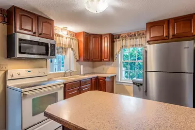 289 Morgan St, South Hadley, MA 01075 - Photo 10