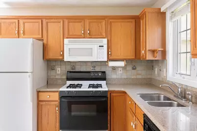 52 Birdie Ln #52, Tewksbury, MA 01876 - Photo 6