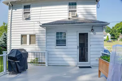 656 W Roxbury Pkwy, Boston, MA 02131 - Photo 16