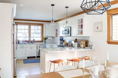 656 W Roxbury Pkwy, Boston, MA 02131 - Photo 2