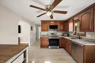 12 Billings St, Taunton, MA 02780 - Photo 8