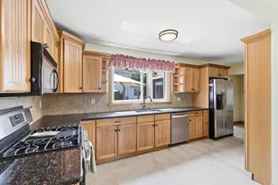 1 Oak St, Tewksbury, MA 01876 - Photo 10