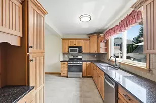 1 Oak St, Tewksbury, MA 01876 - Photo 6