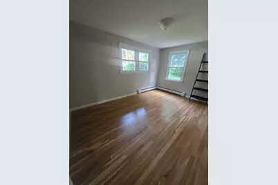 42 Iowa St, Worcester, MA 01602 - Photo 12