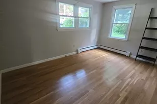 42 Iowa St, Worcester, MA 01602 - Photo 12