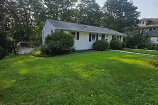 42 Iowa St, Worcester, MA 01602 - Photo 2
