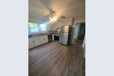 42 Iowa St, Worcester, MA 01602 - Photo 4