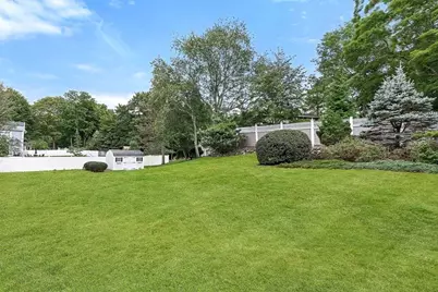 7 Hutchinson Road, Winchester, MA 01890 - Photo 2