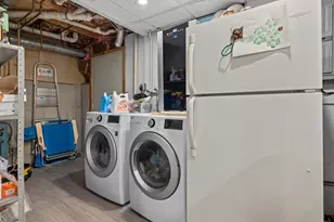 51 Glide St, Boston, MA 02122 - Photo 22
