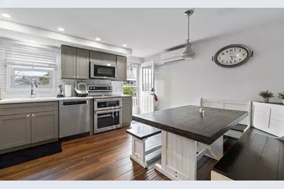 51 Glide St #2, Boston, MA 02122 - Photo 4