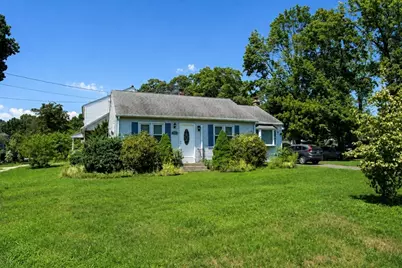 24 Herbert St, Longmeadow, MA 01106 - Photo 1