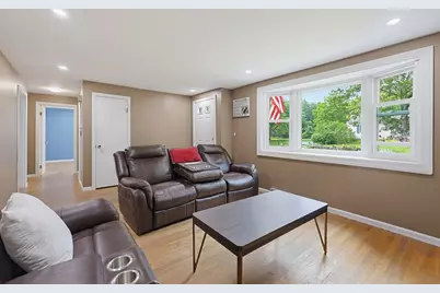 304 Primrose Hill Rd, Dracut, MA 01850 - Photo 2