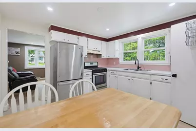 304 Primrose Hill Rd, Dracut, MA 01826 - Photo 6