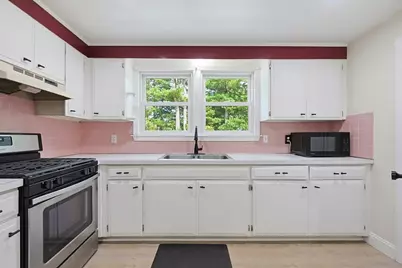 304 Primrose Hill Rd, Dracut, MA 01850 - Photo 4