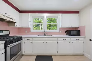 304 Primrose Hill Rd, Dracut, MA 01850 - Photo 4