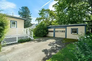 11 Hampden St, Swampscott, MA 01907 - Photo 32