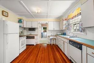 11 Hampden St, Swampscott, MA 01907 - Photo 10