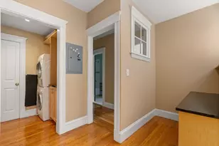 20 Egmont St, Brookline, MA 02446 - Photo 8