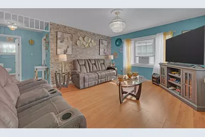 10 Union St, Southbridge, MA 01550 - Photo 4