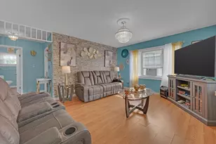 10 Union St, Southbridge, MA 01550 - Photo 4