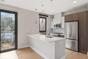 9 Central St, Somerville, MA 02143 - Photo 4