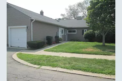 188 Horseshoe Dr #188, Chicopee, MA 01022 - Photo 2