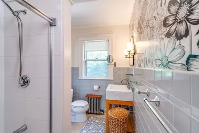 116 Pleasant St, Holyoke, MA 01040 - Photo 24