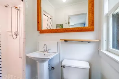 116 Pleasant St, Holyoke, MA 01040 - Photo 20