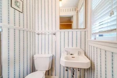 116 Pleasant St, Holyoke, MA 01040 - Photo 14