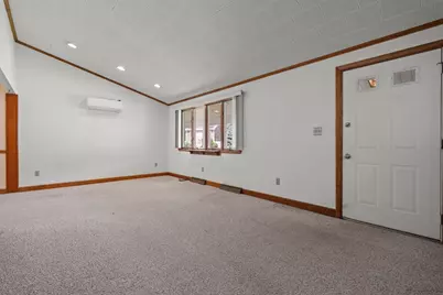 71 Hamilton St, Saugus, MA 01906 - Photo 8