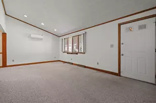 71 Hamilton St, Saugus, MA 01906 - Photo 8