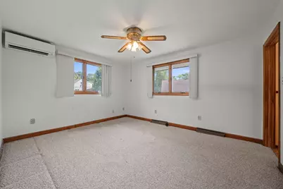 71 Hamilton St, Saugus, MA 01906 - Photo 12