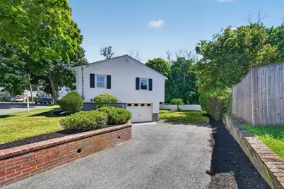 42 Bickford St, Lynn, MA 01904 - Photo 2