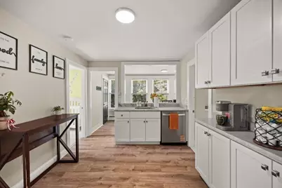 1381 Cohannet St, Taunton, MA 02780 - Photo 2