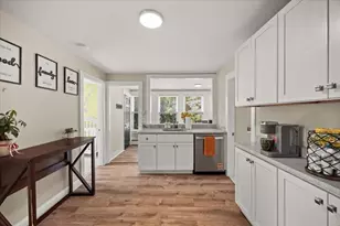 1381 Cohannet St, Taunton, MA 02780 - Photo 2