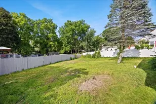 1381 Cohannet St, Taunton, MA 02780 - Photo 18