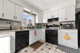 20 Shepherd St, Gloucester, MA 01930 - Photo 16