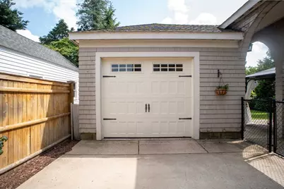 37 Pineywoods Ave, Springfield, MA 01108 - Photo 30