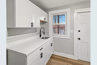 22 Florence St, Worcester, MA 01610 - Photo 16