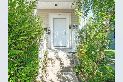 22 Florence St, Worcester, MA 01610 - Photo 8