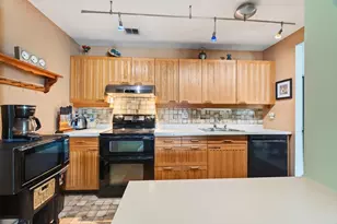 1 Seal Harbor Rd, Winthrop, MA 02152 - Photo 6