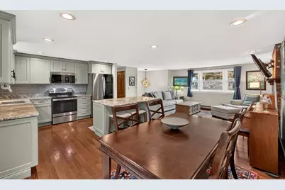 106 Tanglewood Dr, Falmouth, MA 02536 - Photo 16