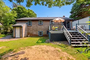106 Tanglewood Dr, Falmouth, MA 02536 - Photo 4
