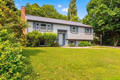 106 Tanglewood Dr, Falmouth, MA 02536 - Photo 2