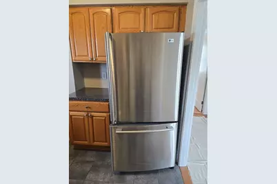 600 Charles St #3, Fall River, MA 02724 - Photo 2