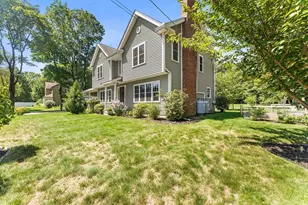 33 S Walnut St, Mansfield, MA 02048 - Photo 4