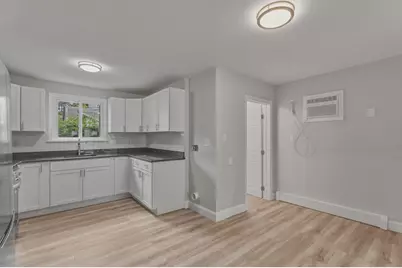 12 L St, Lowell, MA 01850 - Photo 8