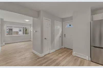 12 L St, Lowell, MA 01850 - Photo 10