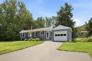 113 Stoneleigh Rd, Holden, MA 01520 - Photo 1